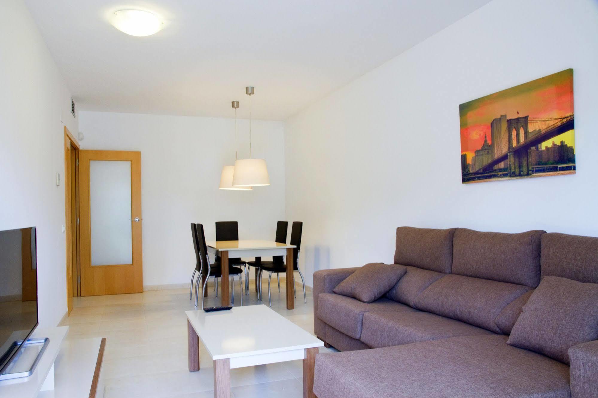 Paradise Village Litoral Costa Dorada 萨洛 外观 照片