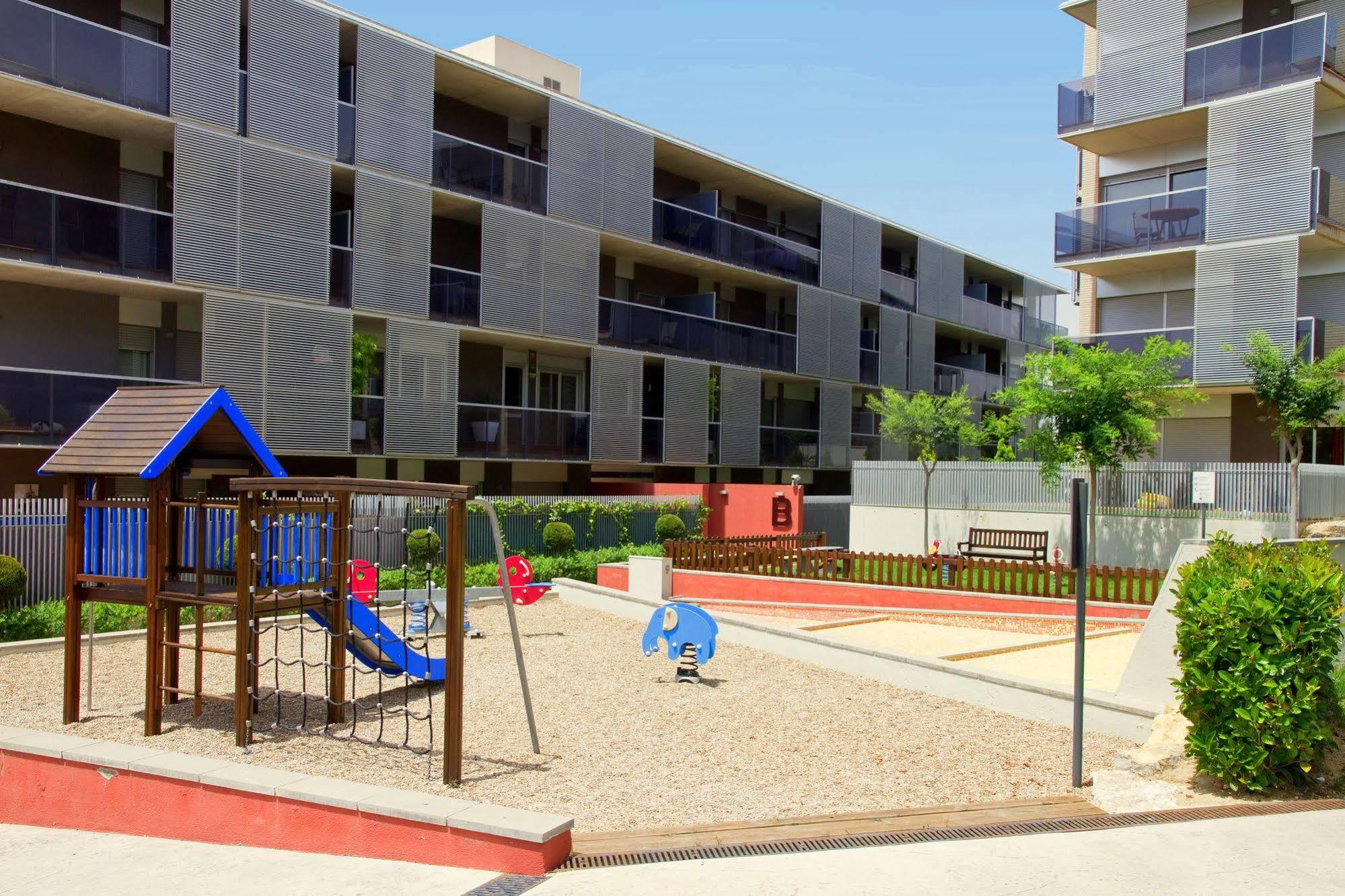 Paradise Village Litoral Costa Dorada 萨洛 外观 照片
