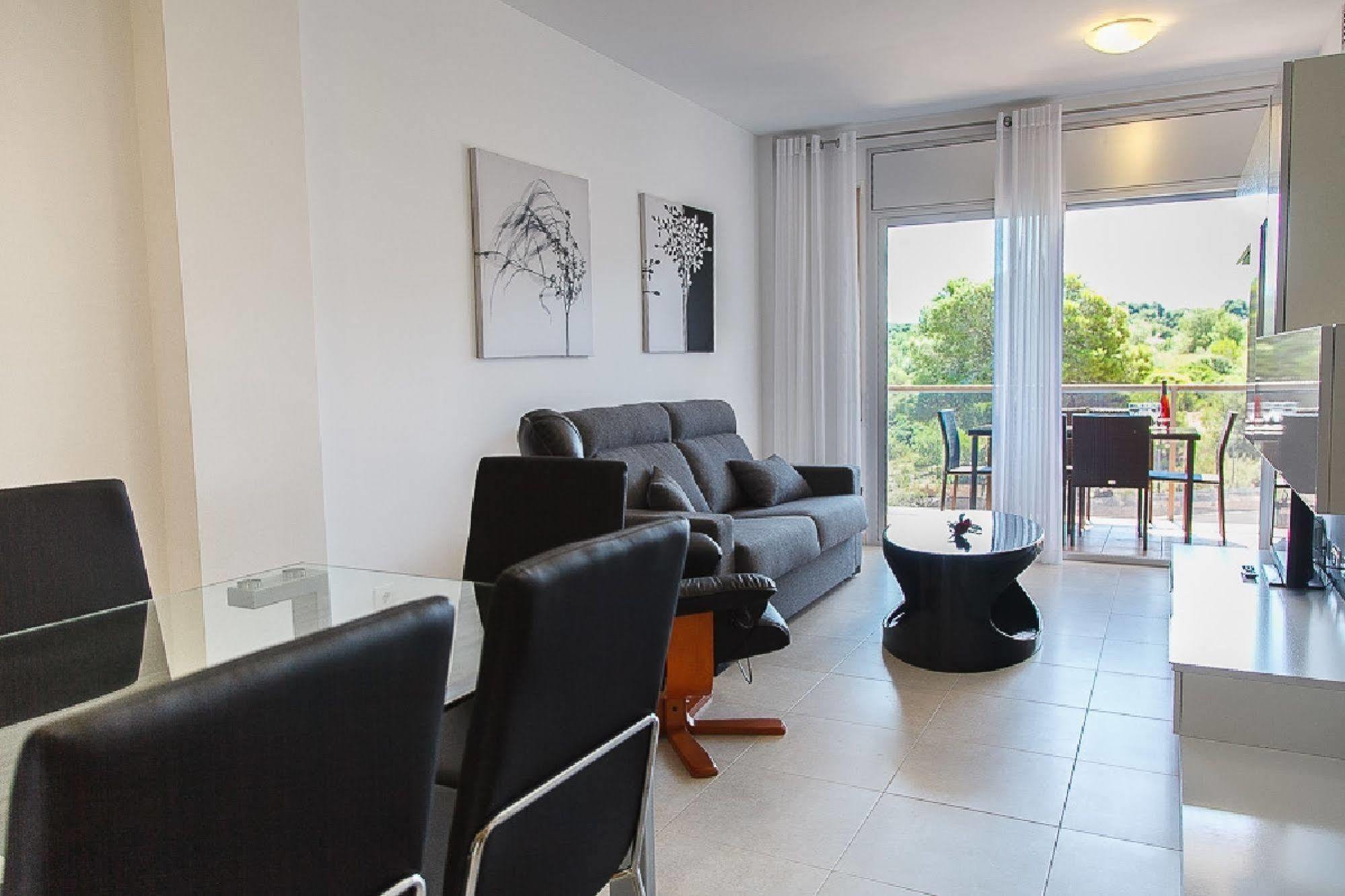 Paradise Village Litoral Costa Dorada 萨洛 外观 照片