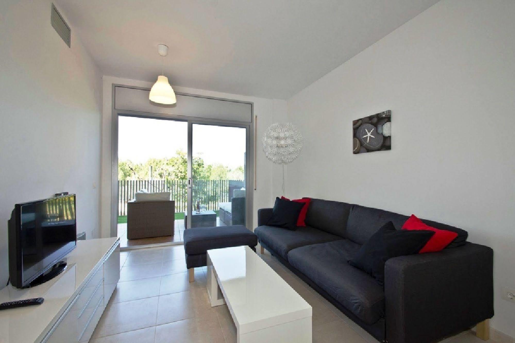 Paradise Village Litoral Costa Dorada 萨洛 外观 照片