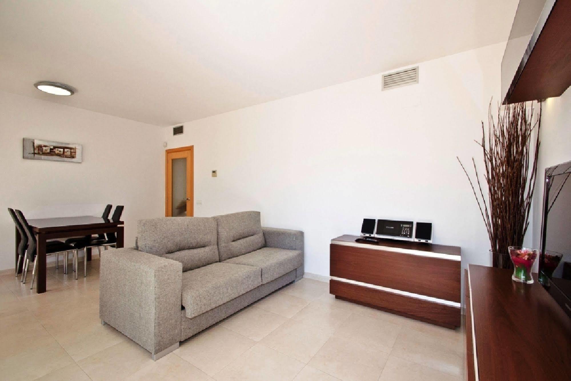 Paradise Village Litoral Costa Dorada 萨洛 外观 照片